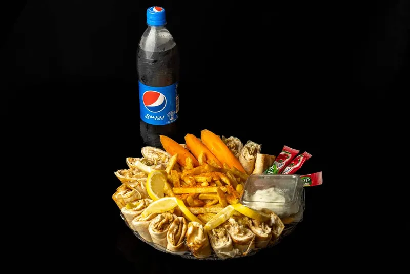 وجبة شاورما دجاج عائلي 